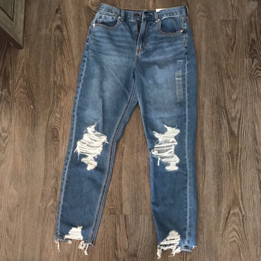 American Eagle Mom Jean